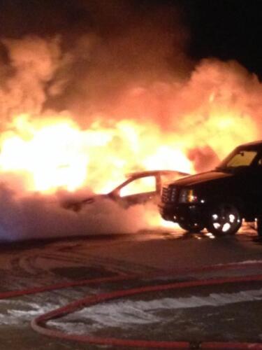 CAR-FIRE-AT-CHUCKS-01-27-14-001